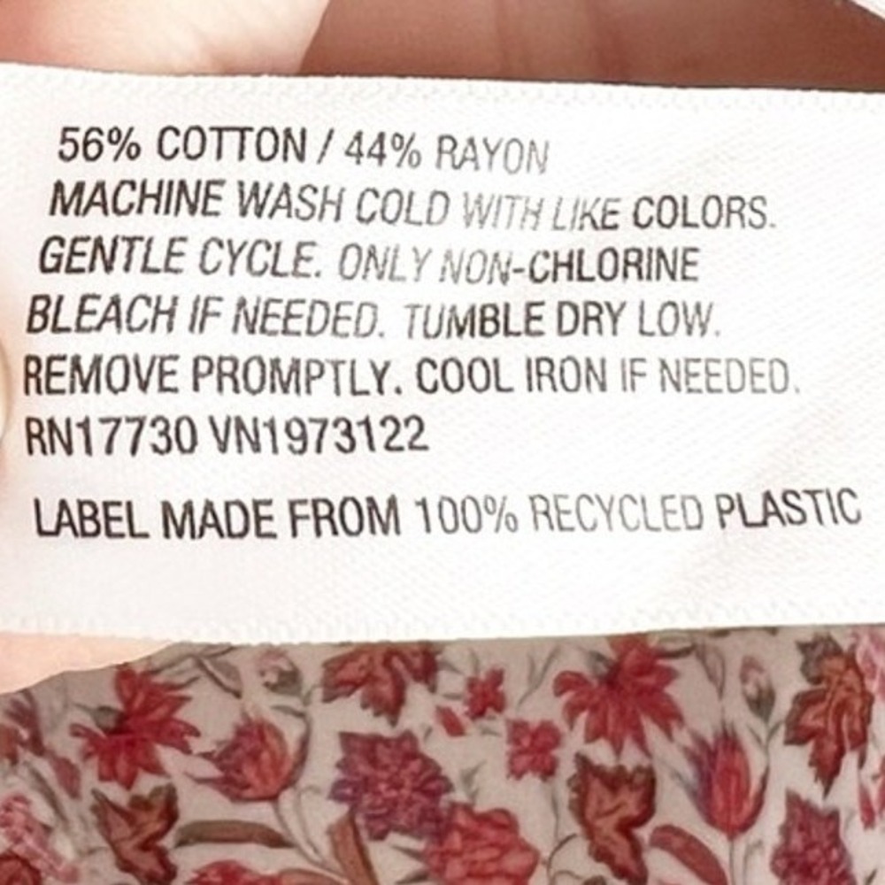 Universal Thread Womens Red Floral Split Neck Lon… - image 8